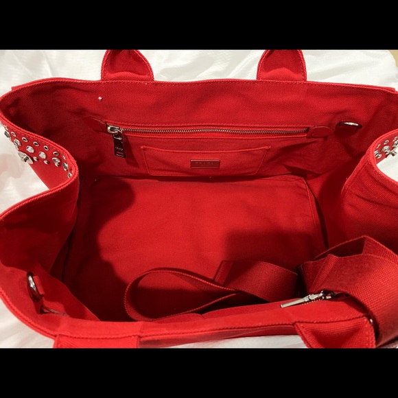 Prada Canapa - Picture 5 of 6